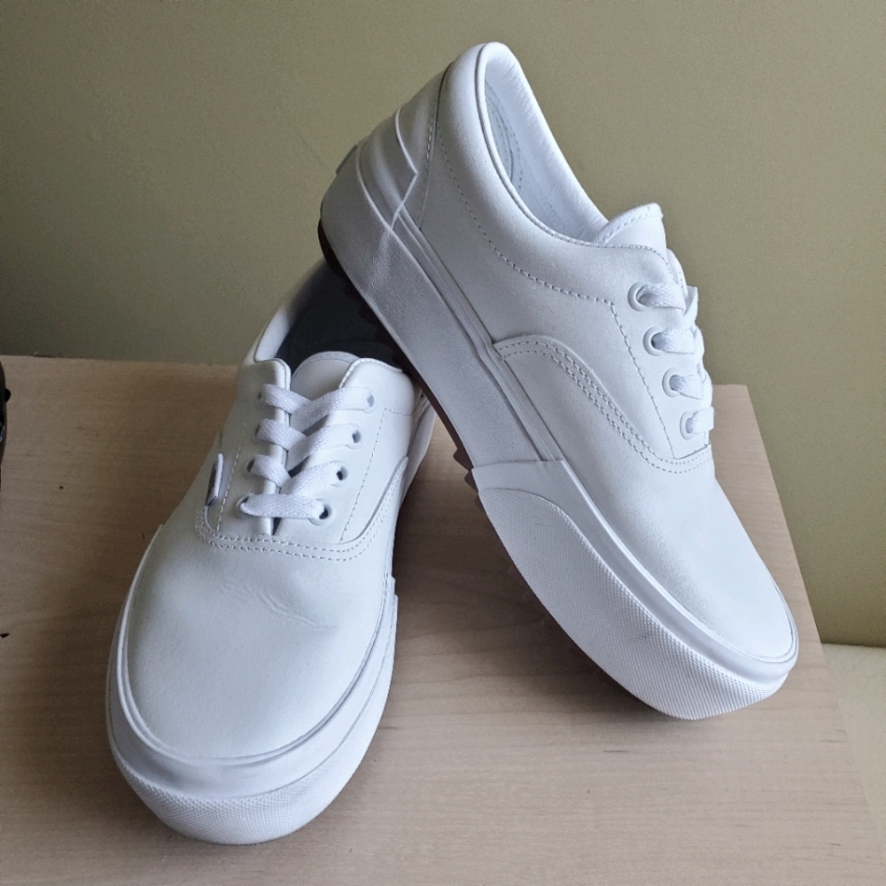 Women's Vans Doheny Platform Sneaker -White- Sz7.5